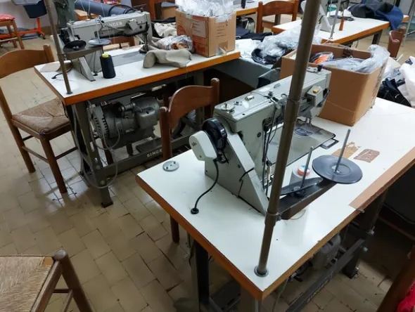 2#5941 Macchine da cucire ed attrezzature