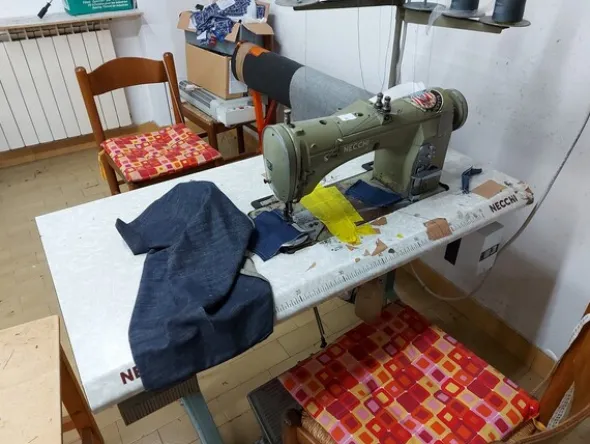 2#5941 Macchine da cucire ed attrezzature