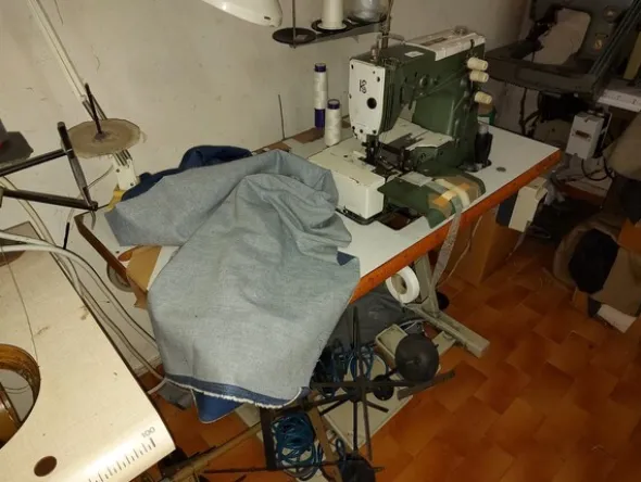 2#5941 Macchine da cucire ed attrezzature