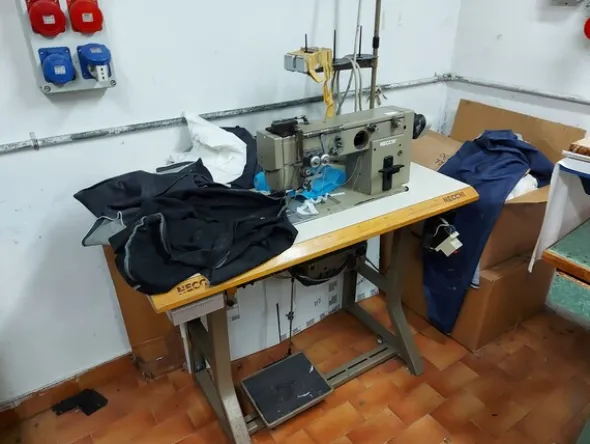 2#5941 Macchine da cucire ed attrezzature