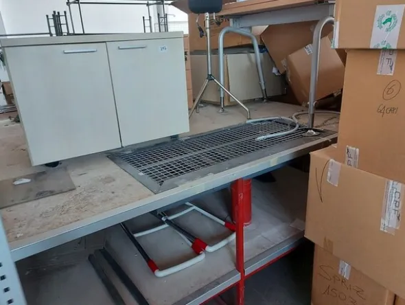 13#7345 Macchine da cucire ed attrezzature varie