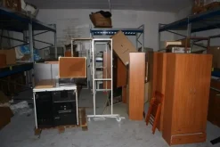 13#7345 Macchine da cucire ed attrezzature varie