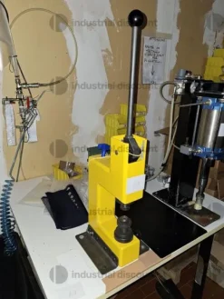 401#9770 Macchine da cucire e sega a nastro