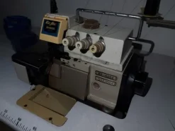 4#5828 Macchine da cucire Pfaff e Bernina