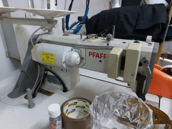 3#8597 Macchine da cucire Pfaff e Juki