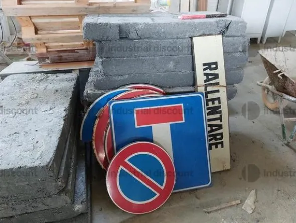 2#8924 Macchine e attrezzature di cantiere