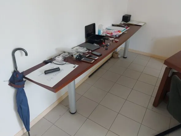 32#7925 Macchine elettroniche e arredo uffici