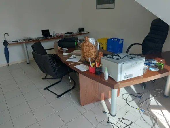 32#7925 Macchine elettroniche e arredo uffici