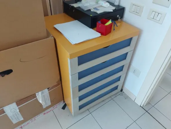 32#7925 Macchine elettroniche e arredo uffici