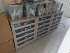 32#7925 Macchine elettroniche e arredo uffici