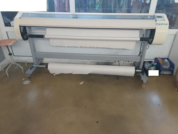 32#7925 Macchine elettroniche e arredo uffici