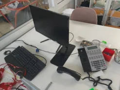 32#7925 Macchine elettroniche e arredo uffici