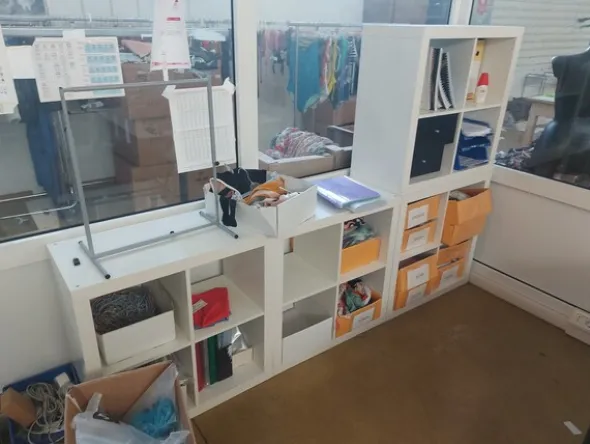 32#7925 Macchine elettroniche e arredo uffici
