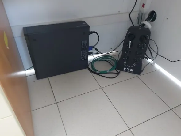 32#7925 Macchine elettroniche e arredo uffici
