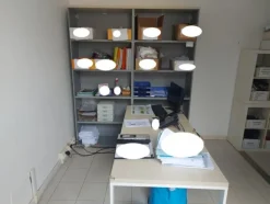 32#7925 Macchine elettroniche e arredo uffici