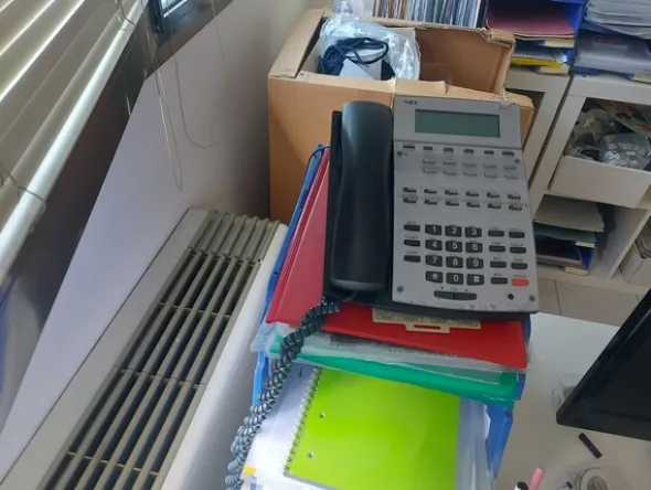 32#7925 Macchine elettroniche e arredo uffici