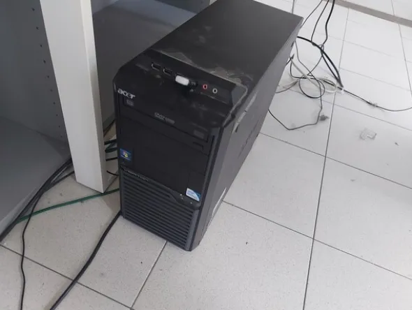 32#7925 Macchine elettroniche e arredo uffici