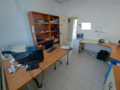 32#7925 Macchine elettroniche e arredo uffici