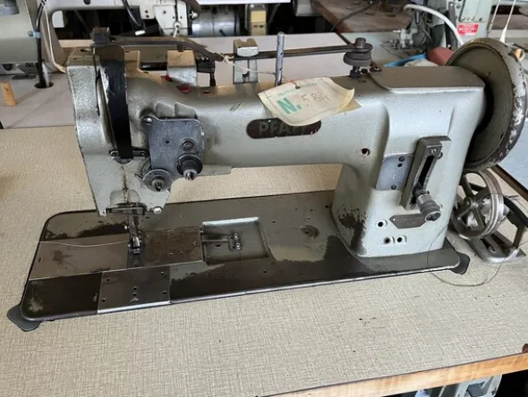 10#7419 Macchine per cucire