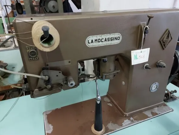 17#7419 Macchine per cucire e per calzatura