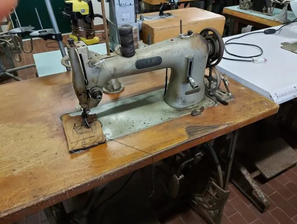18#7419 Macchine per cucire e per pelletteria