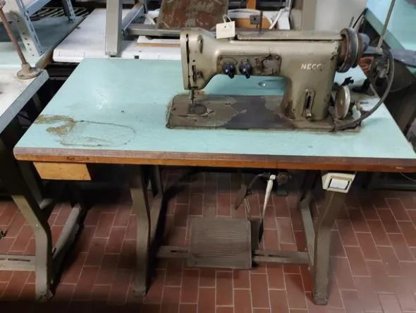 18#7419 Macchine per cucire e per pelletteria