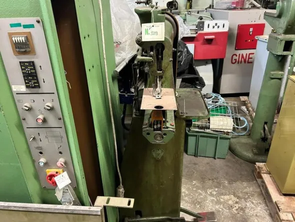 38#7419 Macchine per cucire per calzatura e pelletteria