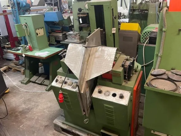 38#7419 Macchine per cucire per calzatura e pelletteria