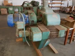 23#5191 Macchine per la lavorazione degli infissi in legno da rottamare.