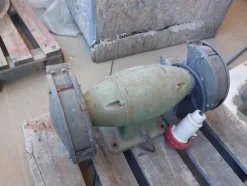 4#8400 Macchine per la lavorazione del ferro