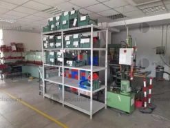 1#9939 Macchine utensili e attrezzatura per officina
