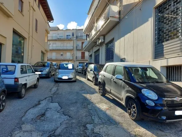 #15109 Magazzino al piano seminterrato