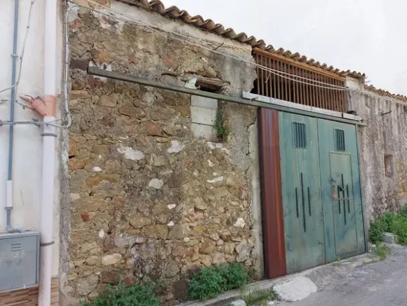 #18002 Magazzino al piano terra