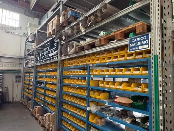 5#8948 Magazzino Bulloneria