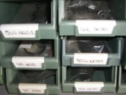 13#4997 Magazzino componenti e ricambi macchine utensili