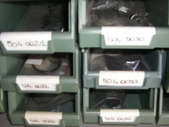 13#4997 Magazzino componenti e ricambi macchine utensili