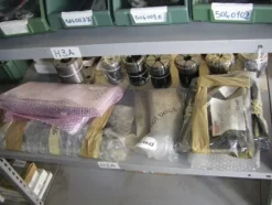 13#4997 Magazzino componenti e ricambi macchine utensili