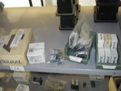 13#4997 Magazzino componenti e ricambi macchine utensili