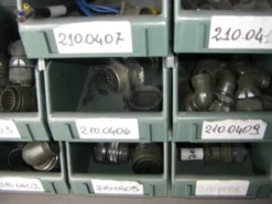 13#4997 Magazzino componenti e ricambi macchine utensili