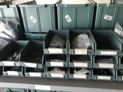 13#4997 Magazzino componenti e ricambi macchine utensili
