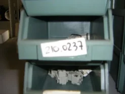 13#4997 Magazzino componenti e ricambi macchine utensili