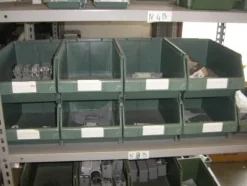 13#4997 Magazzino componenti e ricambi macchine utensili