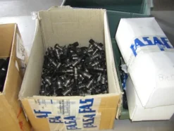 13#4997 Magazzino componenti e ricambi macchine utensili