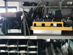 13#4997 Magazzino componenti e ricambi macchine utensili