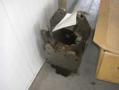 13#4997 Magazzino componenti e ricambi macchine utensili