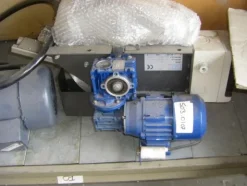 13#4997 Magazzino componenti e ricambi macchine utensili