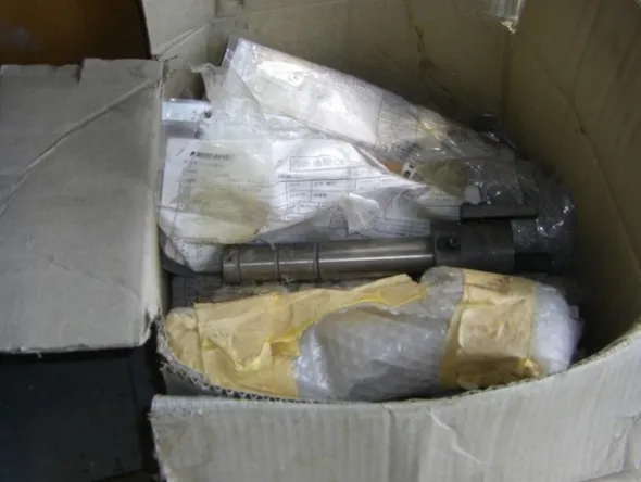 13#4997 Magazzino componenti e ricambi macchine utensili