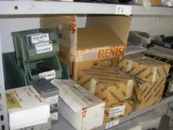 13#4997 Magazzino componenti e ricambi macchine utensili