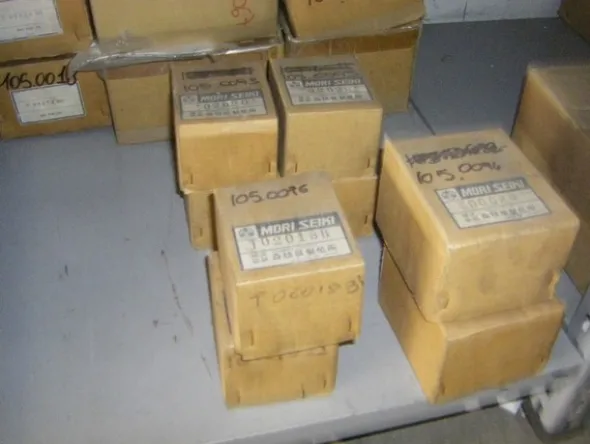 13#4997 Magazzino componenti e ricambi macchine utensili