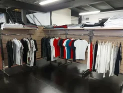 2#6986 Magazzino di abbigliamento